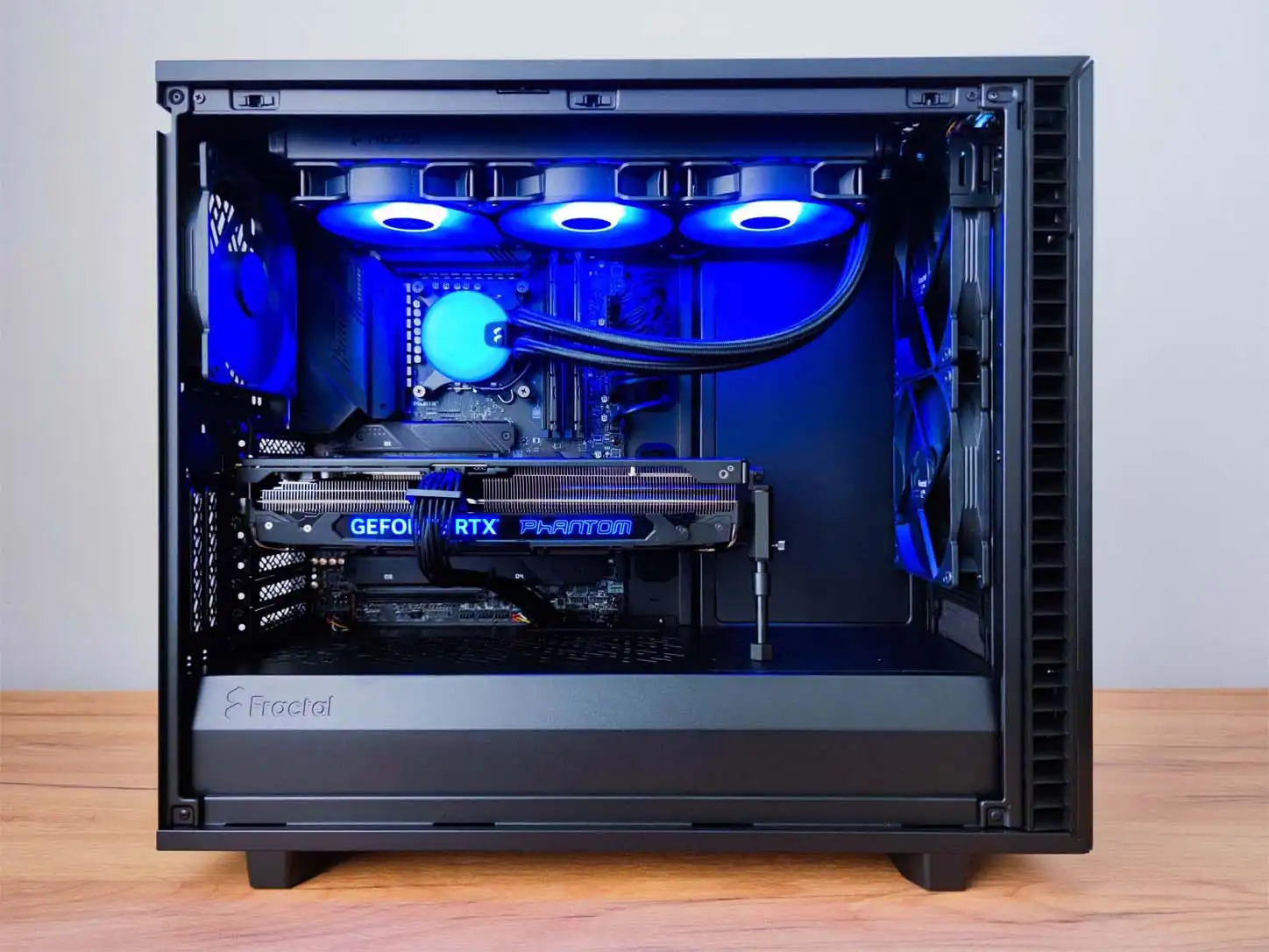 PC zostava s modrým RGB