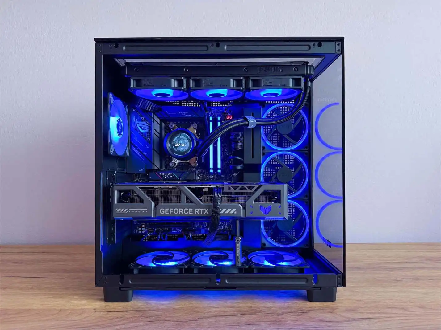 PC na mieru s modrým RGB