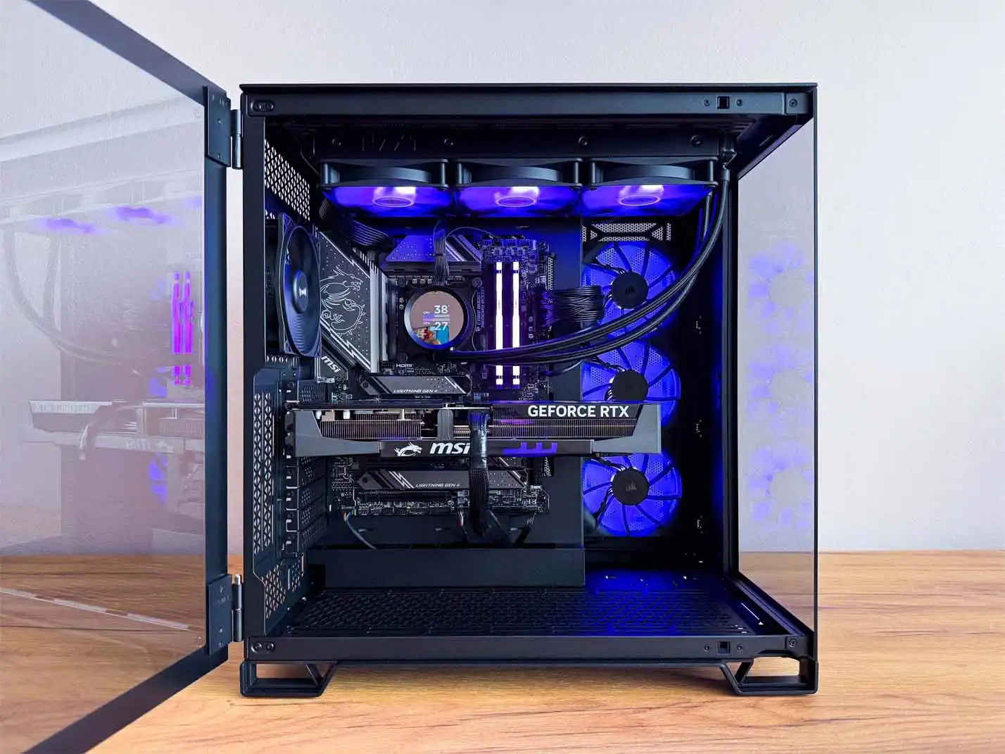 PC na mieru s fialovým RGB
